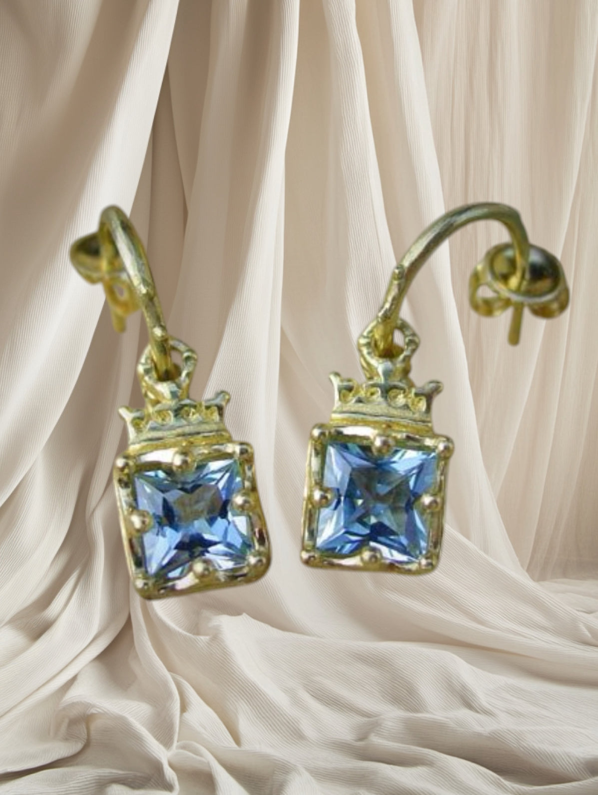 Yellow Gold Crowned Frames Aquamarine Earrings