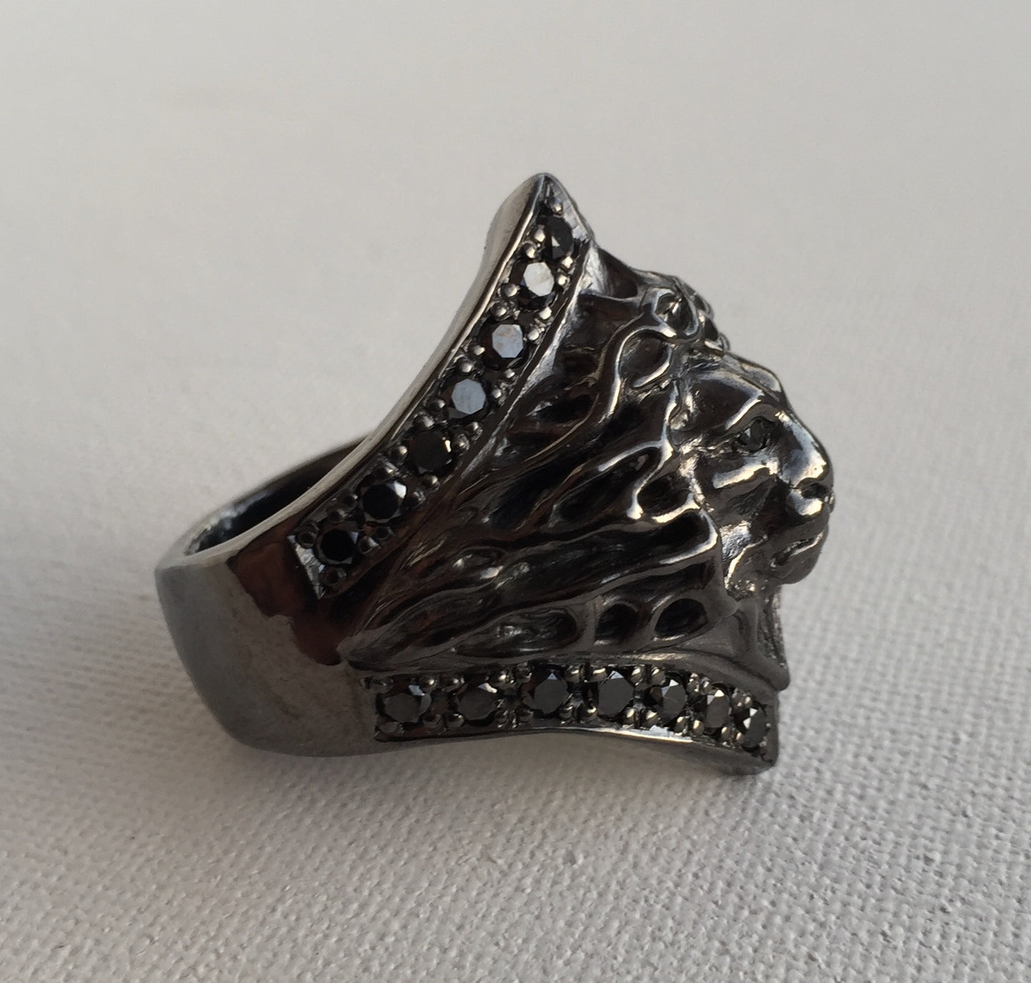 Ring - Lion Ring & Black Diamonds