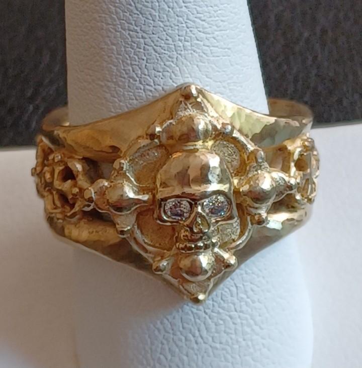 Ring- Gold Skull w Diamond Eyes