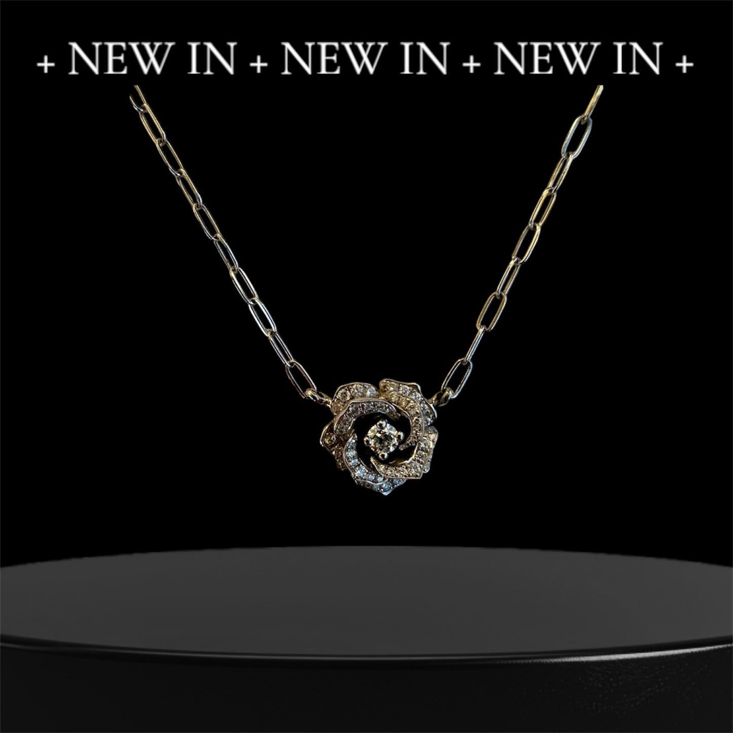 Necklace - 14 k White gold diamond rose