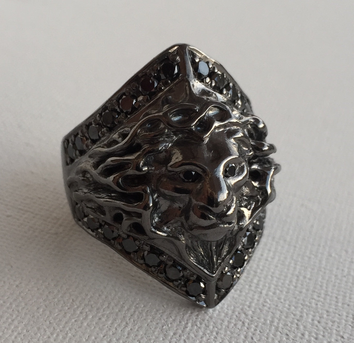 Ring - Lion Ring & Black Diamonds